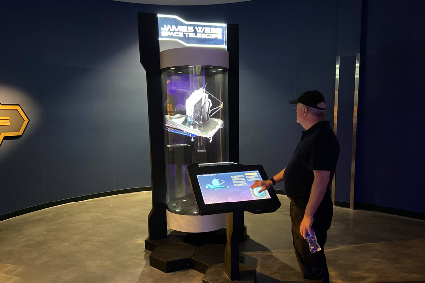 Interactive Hologram Museum Display